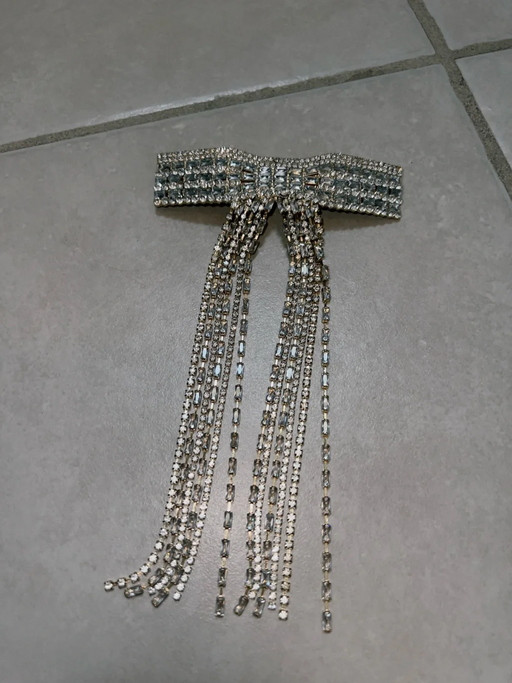 Beautiful rhinestone hair clip bow silver & gold